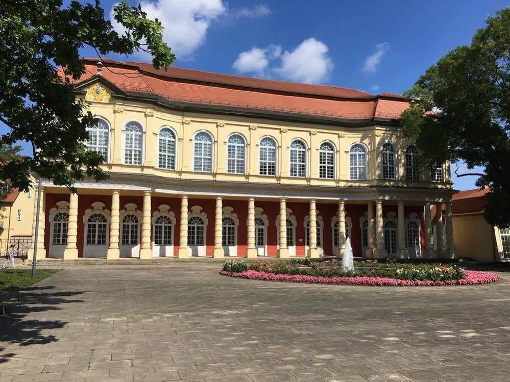Schlosshotel Schkopau Exterior photo