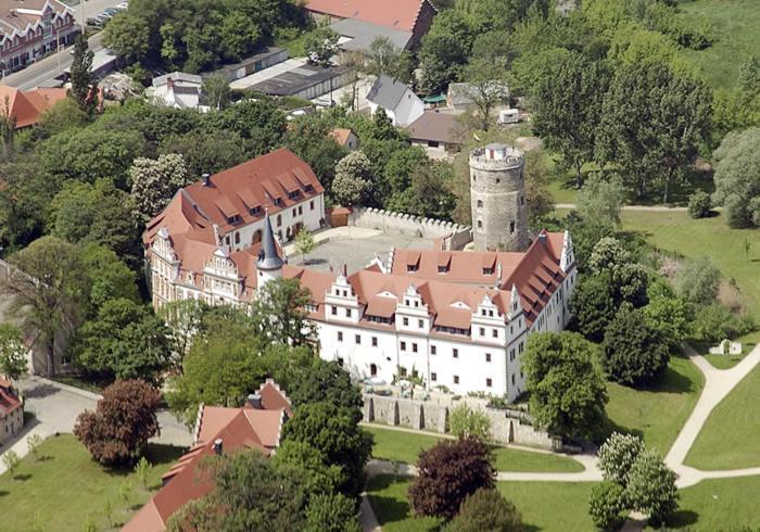 Schlosshotel Schkopau Exterior photo